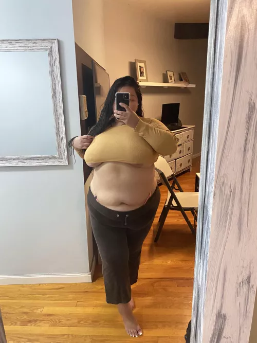 I need to be fucked while I’m eating 😩 such a mood