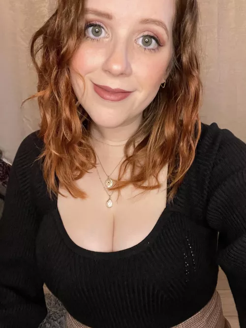 I think this is the only black item of clothing I own 😂 [F]