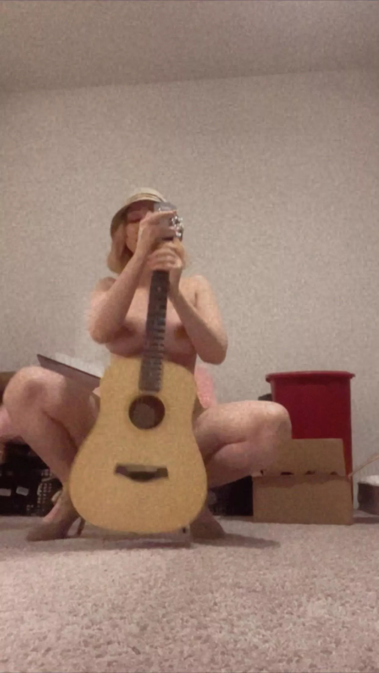 I Titty Fuck 💦my guitar 🎸