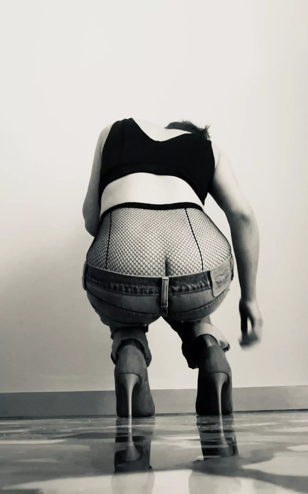 I will never get bored of my heels and fishnets 🖤🐇