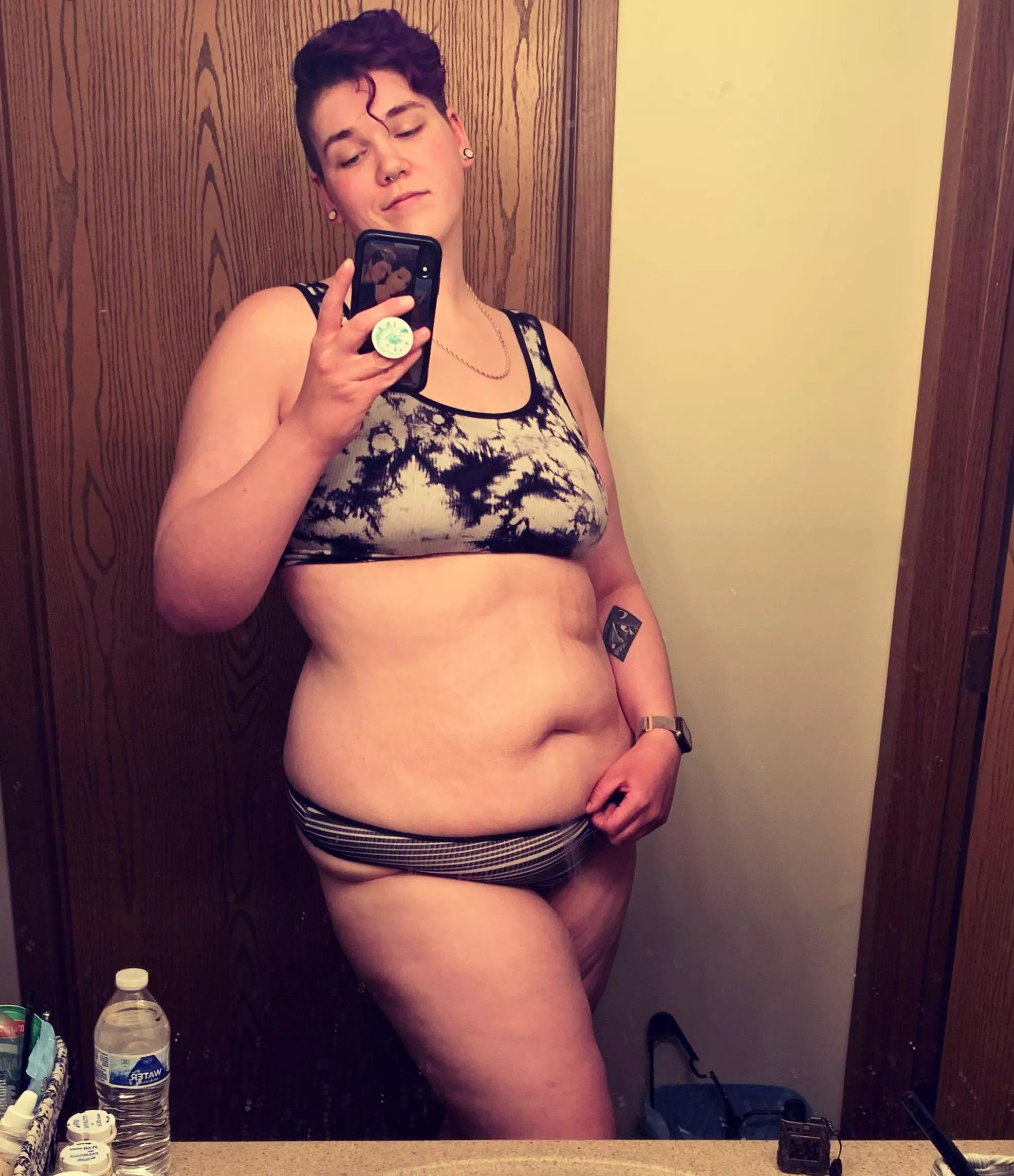 I’d really love to fuck you against this mirror 🫦