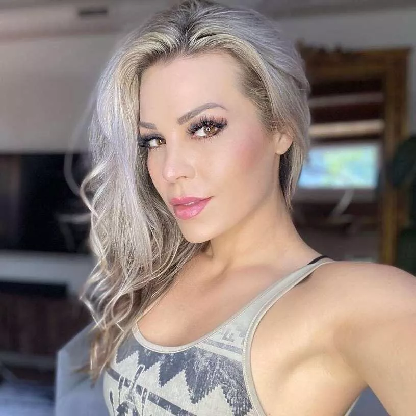 I’ll humiliate the losers with shrimp of smaller than 6 inches, UPVOTE and say hi if you want mommyy to humiliate you. Sph 🍤