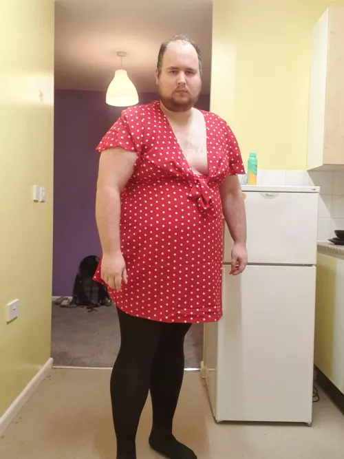 I'm gay but I'm a pushover because a woman used to humiliate me for fun. She made me buy tights, a dress and makeup and made me wear them every day. Humiliating 😳