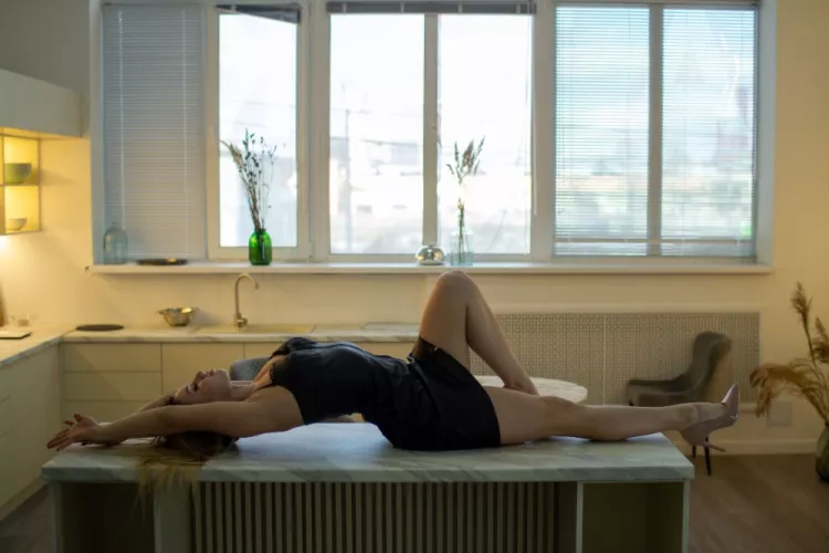 I'm so horny that I'm ready for any hole