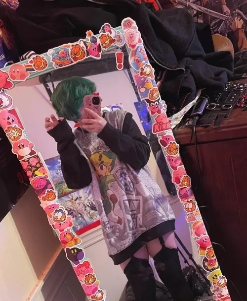 legend of zelda sweater :3