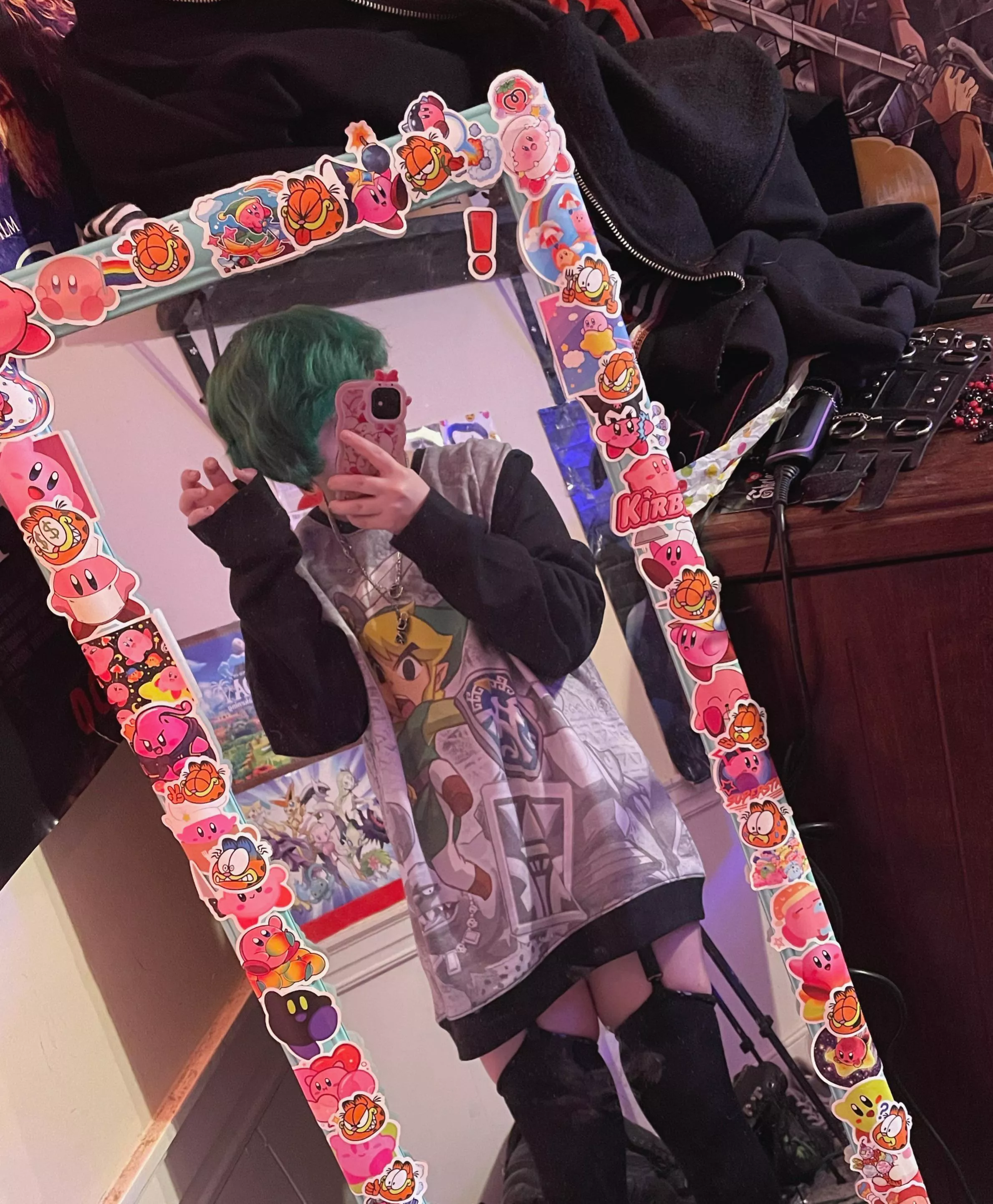 legend of zelda sweater :3