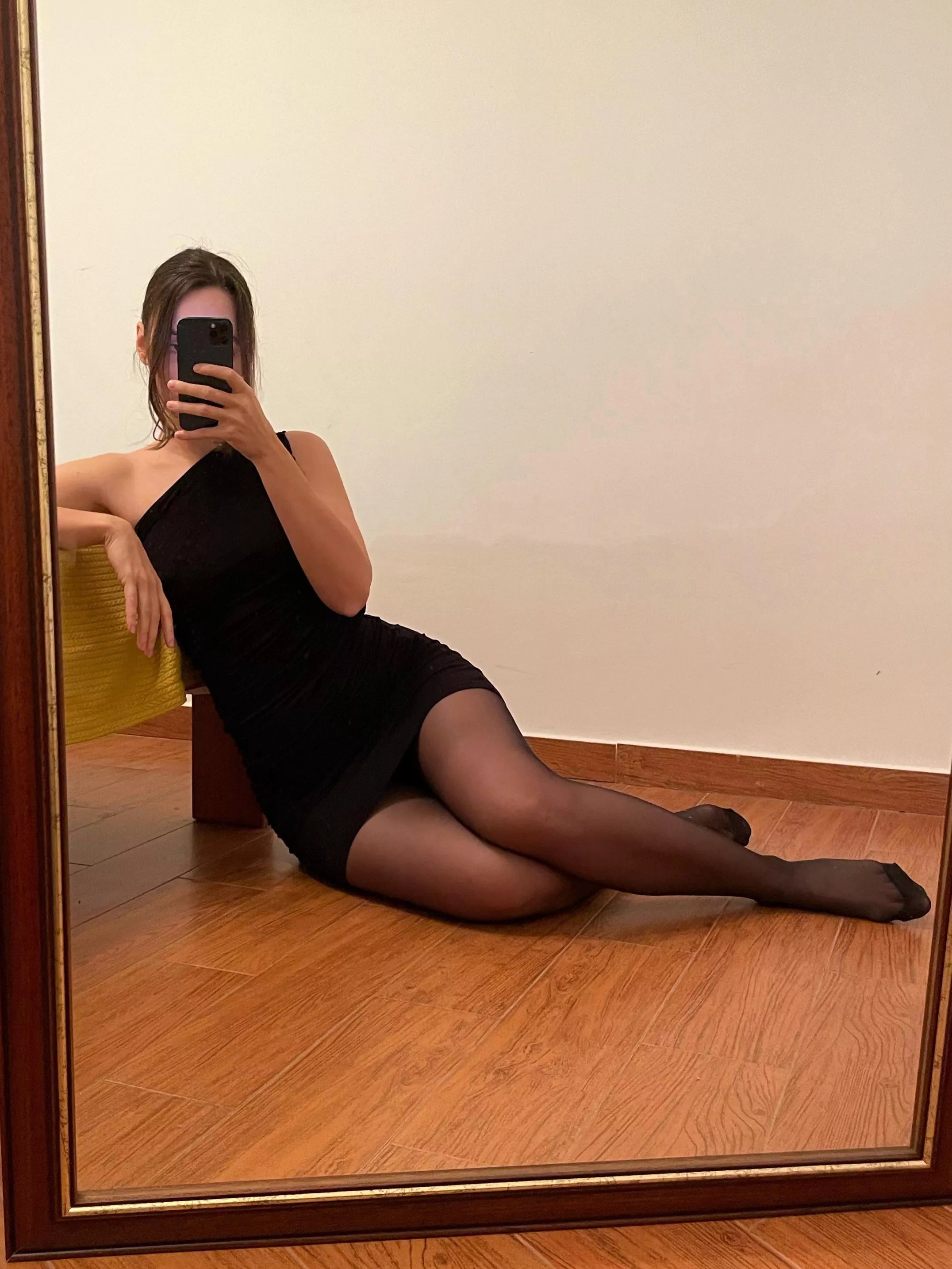 Mirror, mirror on the wall, who is the fairest of them all? 😈