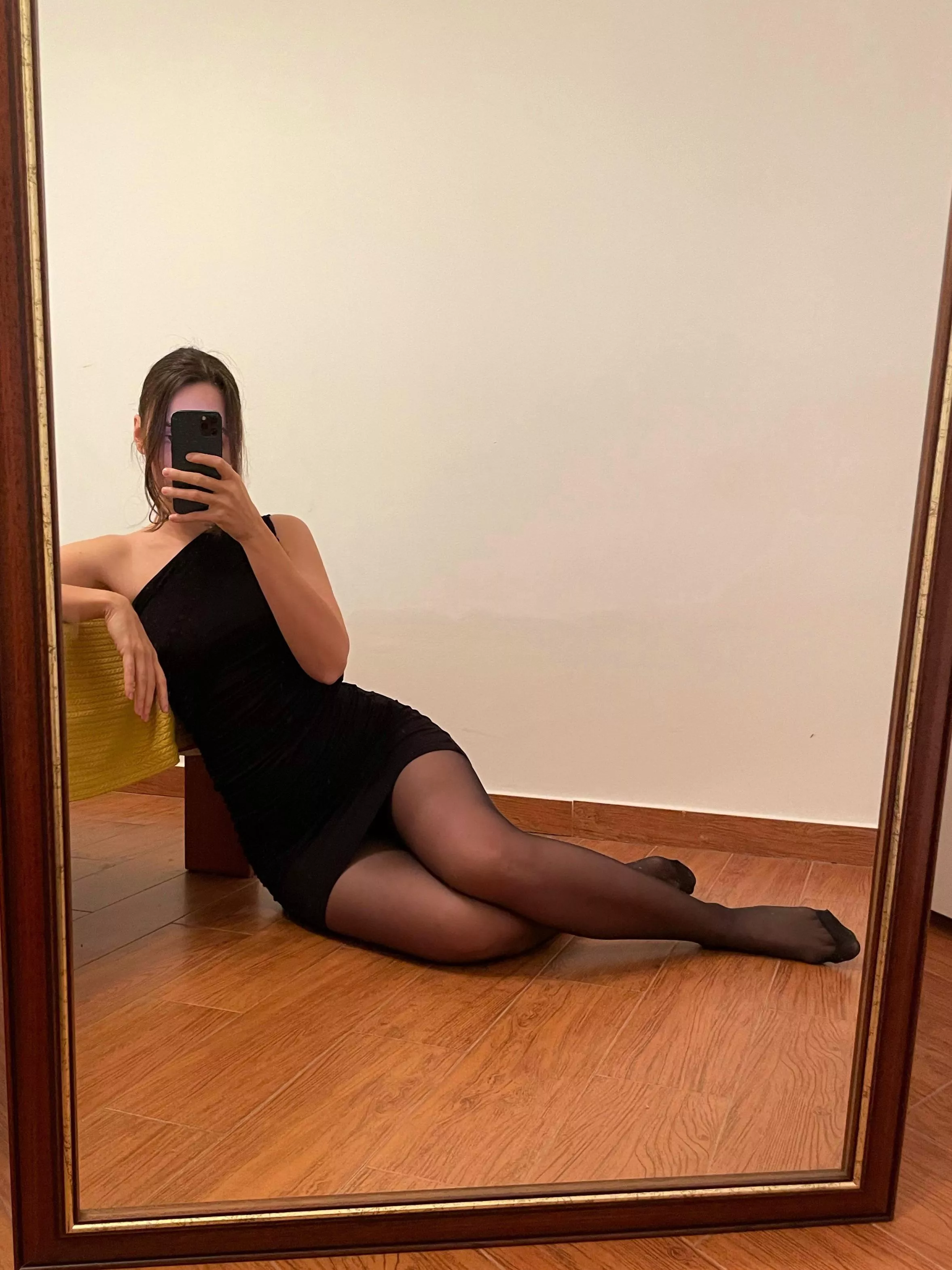 Mirror, mirror on the wall, who is the fairest of them all? 🤔