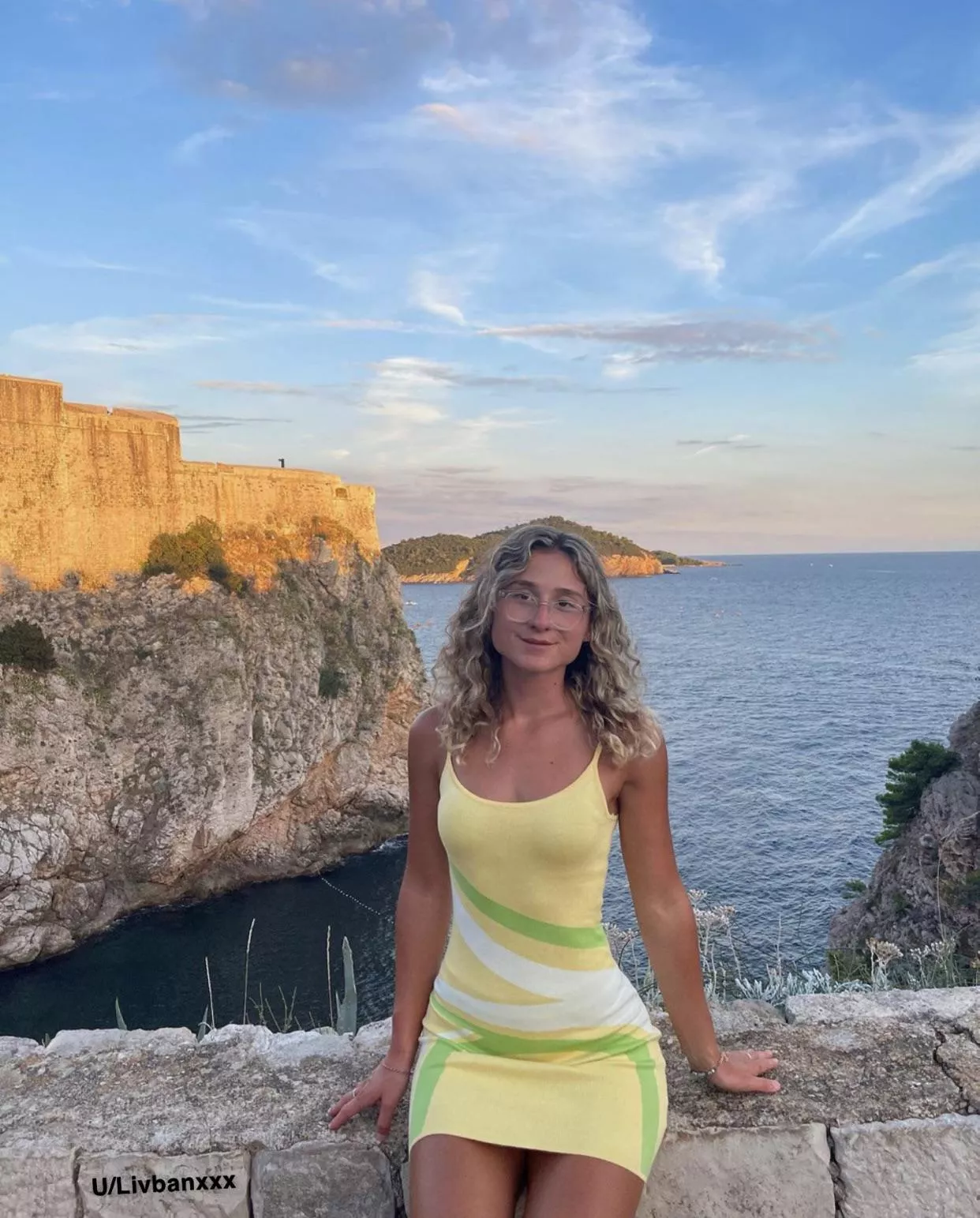 my dress said “☀️🍏”