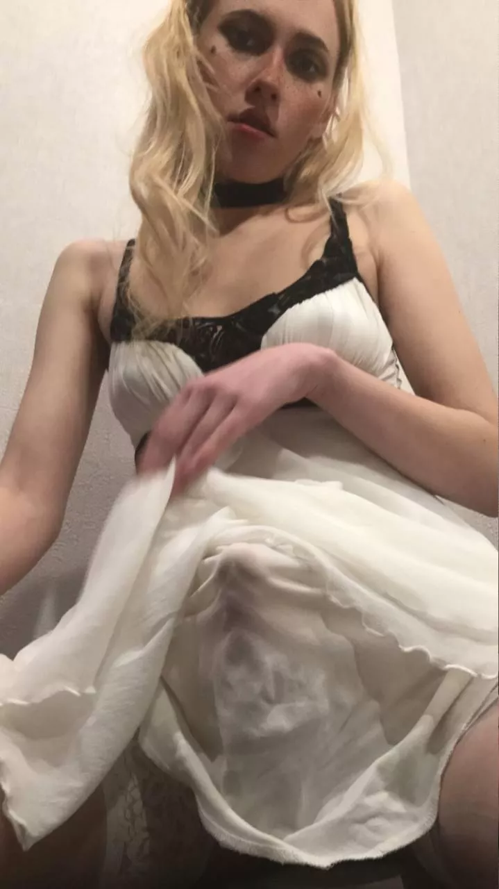 Quickly open your mouth kitty🥵 I will feed you my milk 🤍