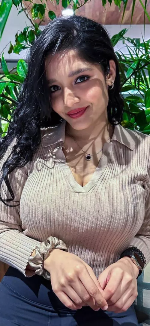 Ritika Singh can’t hide her assest