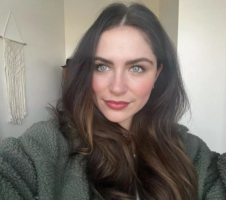 She has some gorgeous eyes