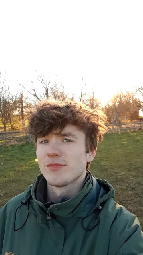 The stubble is growing on me although all ny colleagues were shocked at my naked face 😂