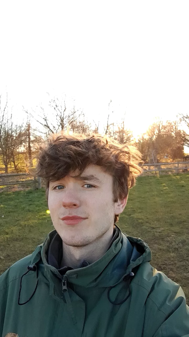 The stubble is growing on me although all ny colleagues were shocked at my naked face 😂