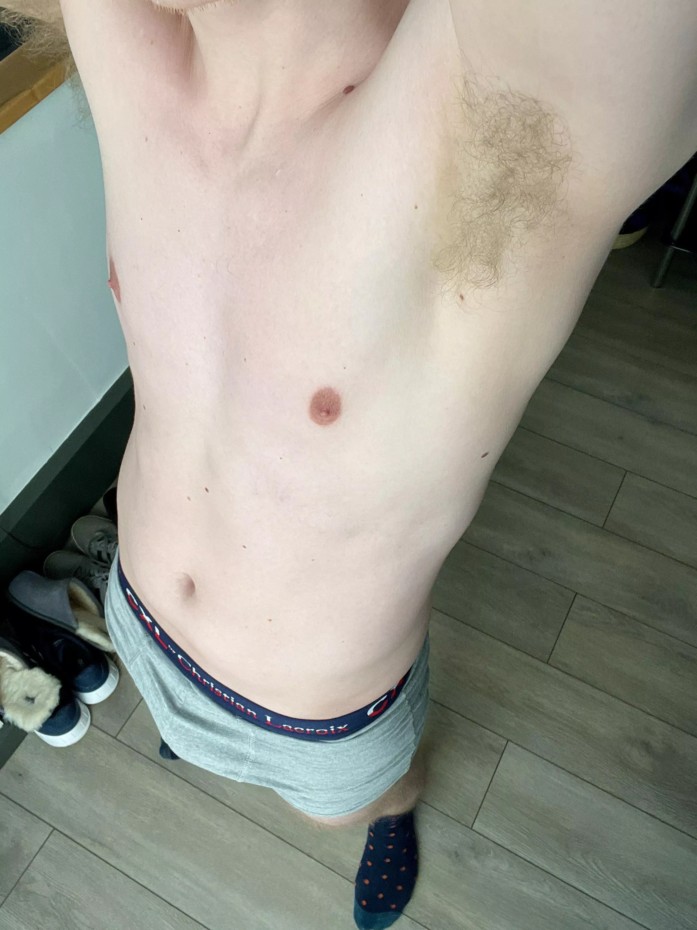 Wanna sniff my blonde pits?