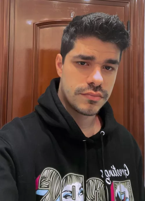 Wearing my fav Trixie and Katya sweatshirt ✨