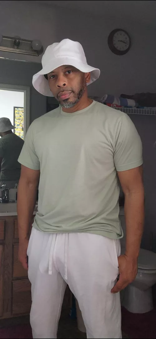 Who else likes to go commando in sweat pants?