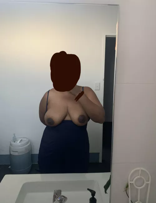 Who else loves slipping on something more comfortable after work 😉