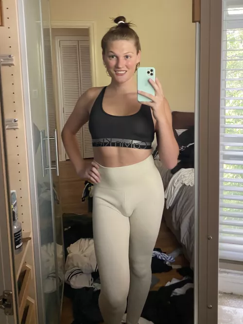 Who here likes leggings?