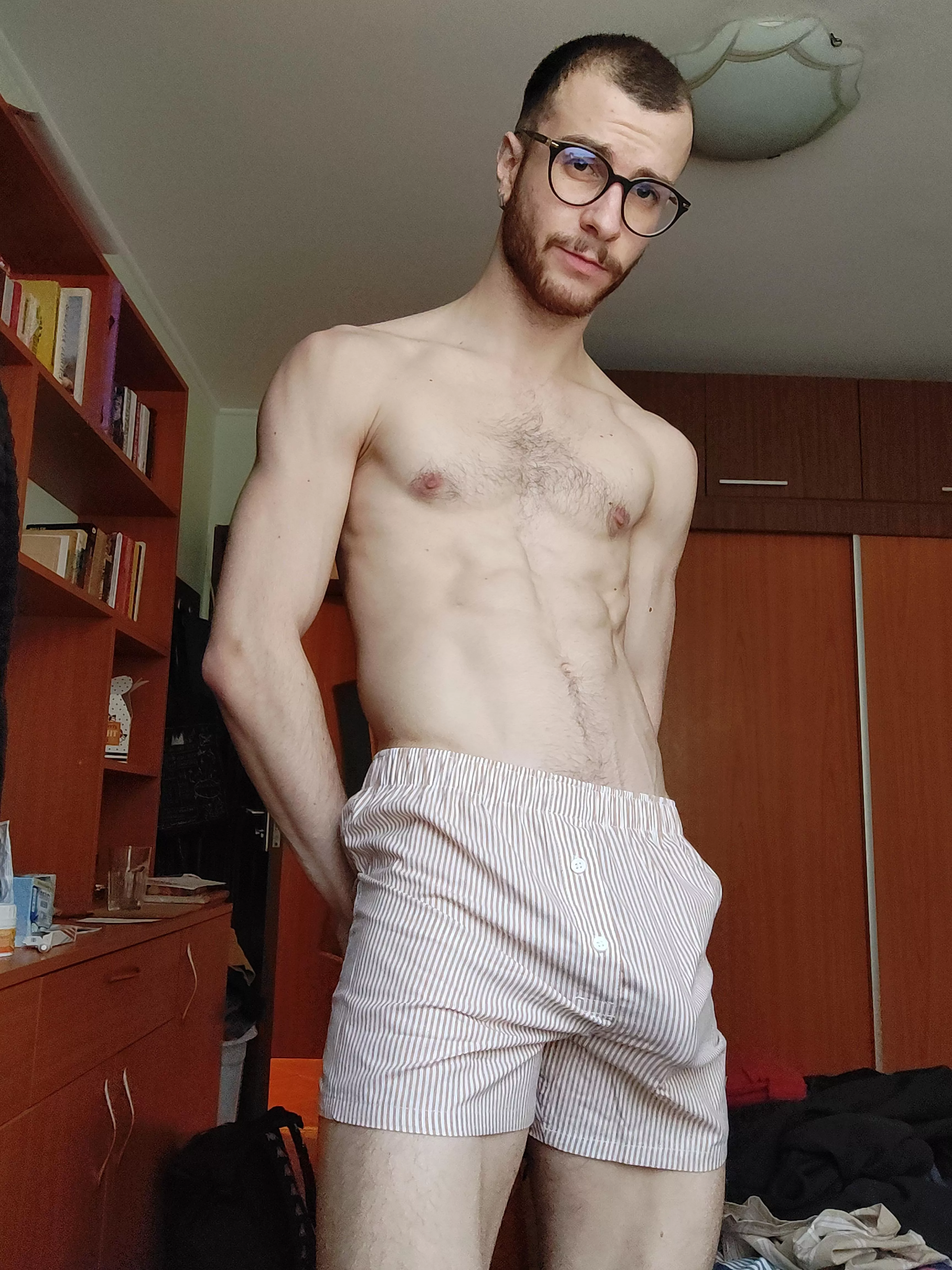 who wants to touch my bulge?