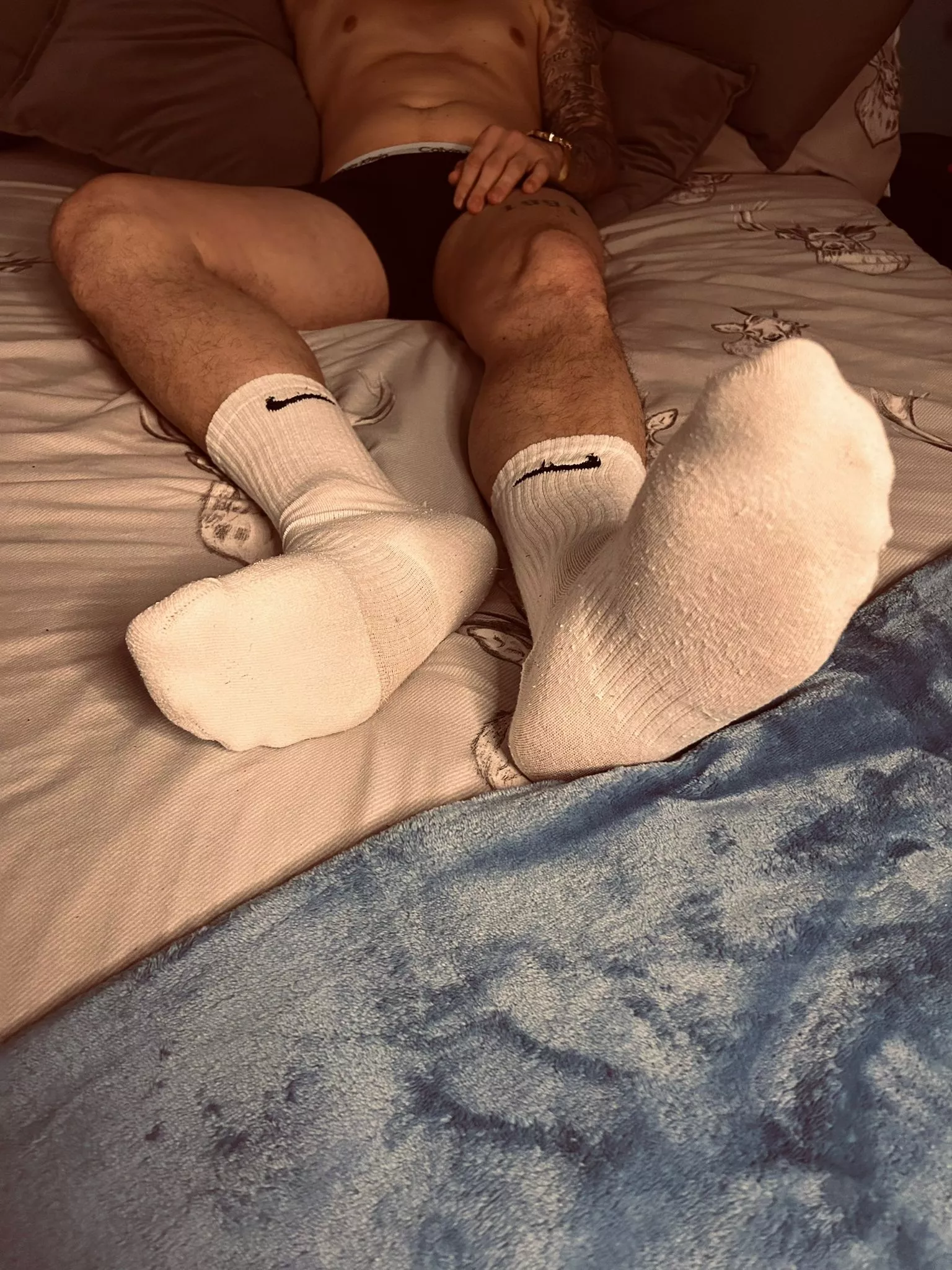 Worship my feet 😈