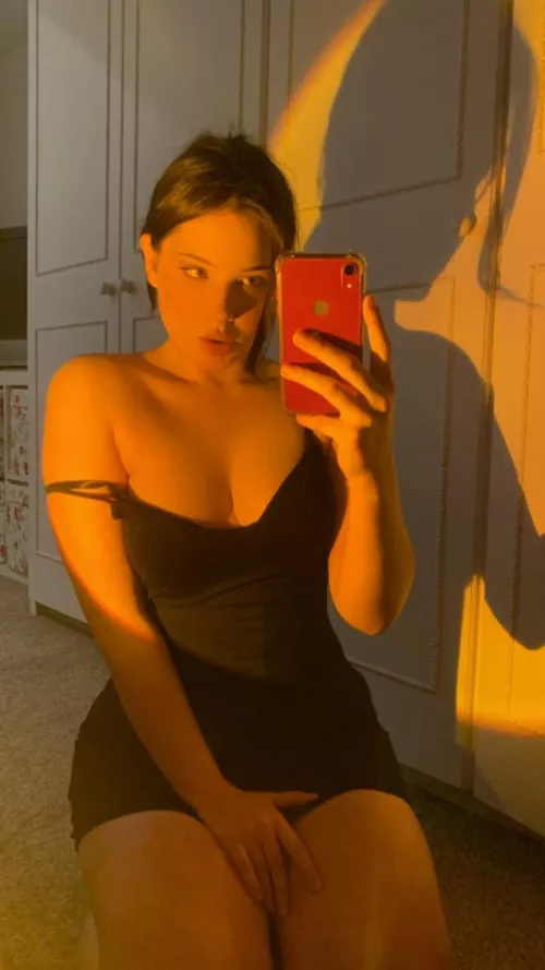 You like my dress?😇