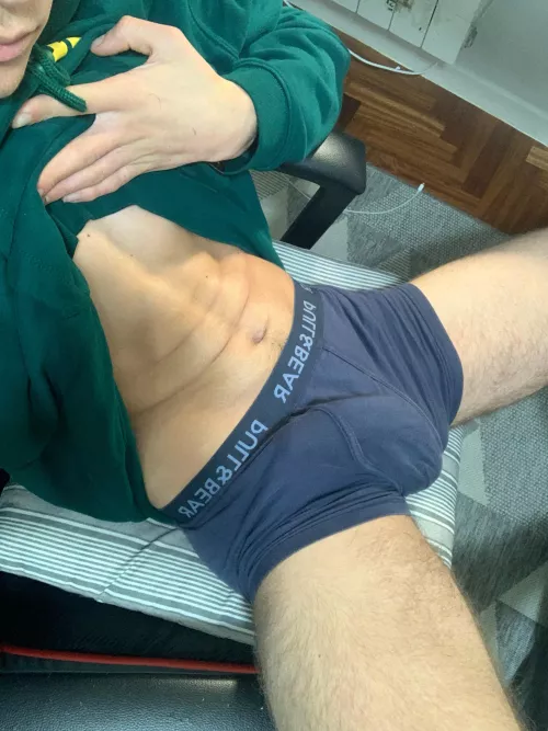 18;) dm me ppl of my age;)))