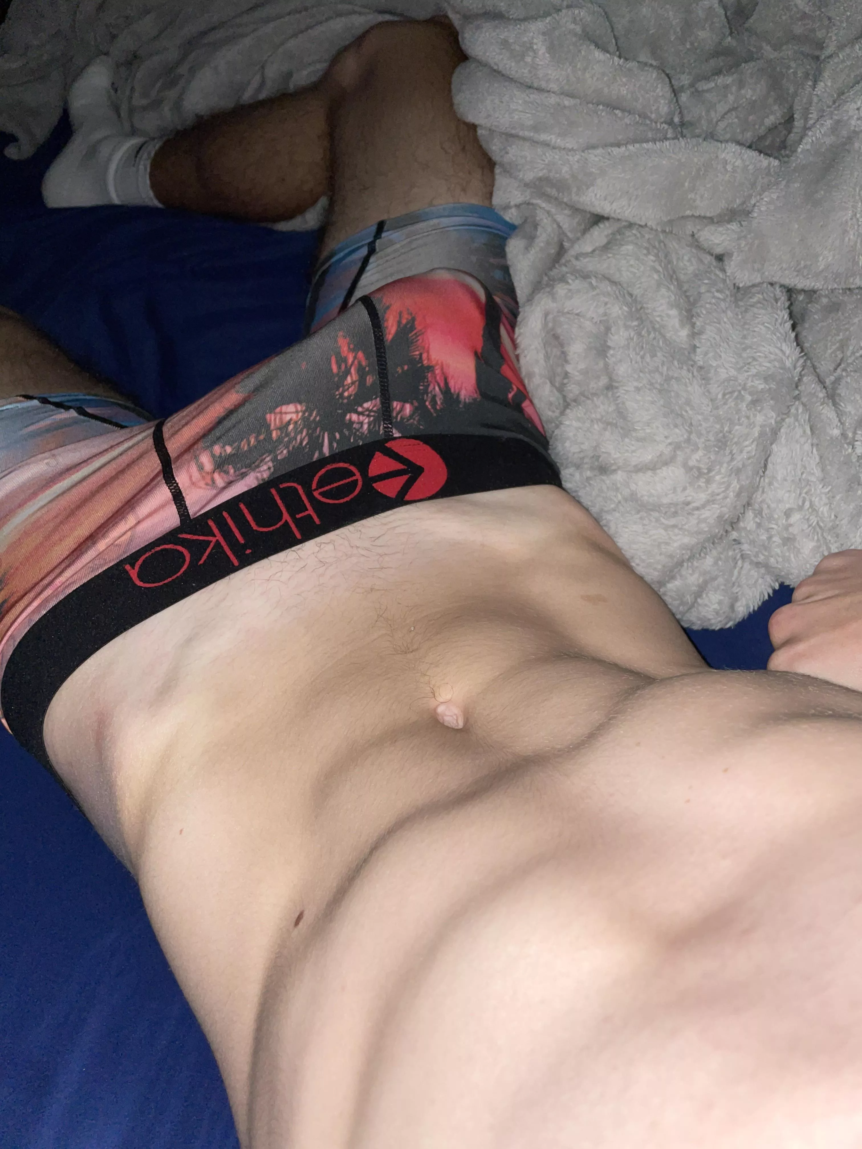 18 M fit hung. Must be fit. Snap: Ajndawg