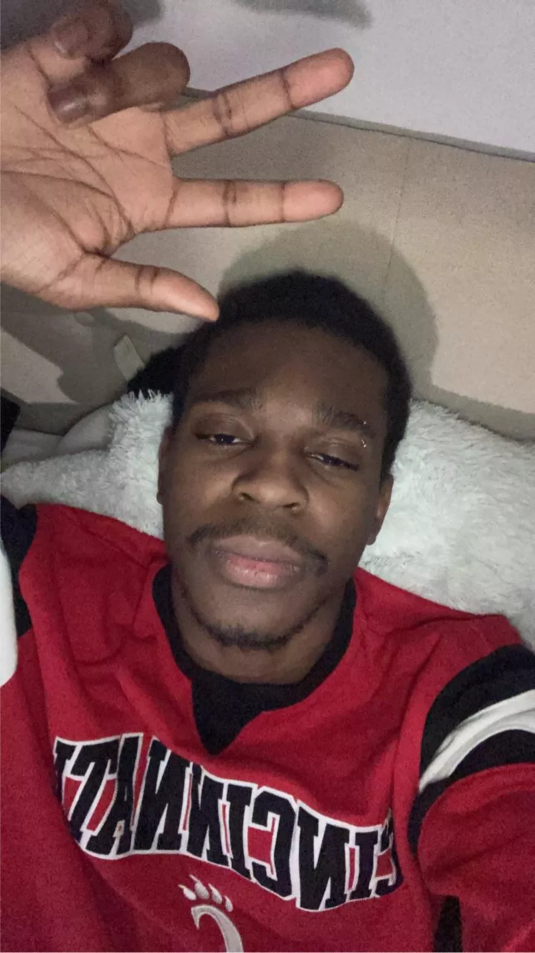 22 SC: Jscott6890 white boys hmu