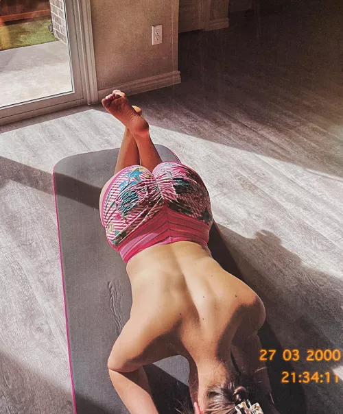 33yo mom. Love to do yoga and sometimes I do it naked in the window so the neighbors might catch a peek!