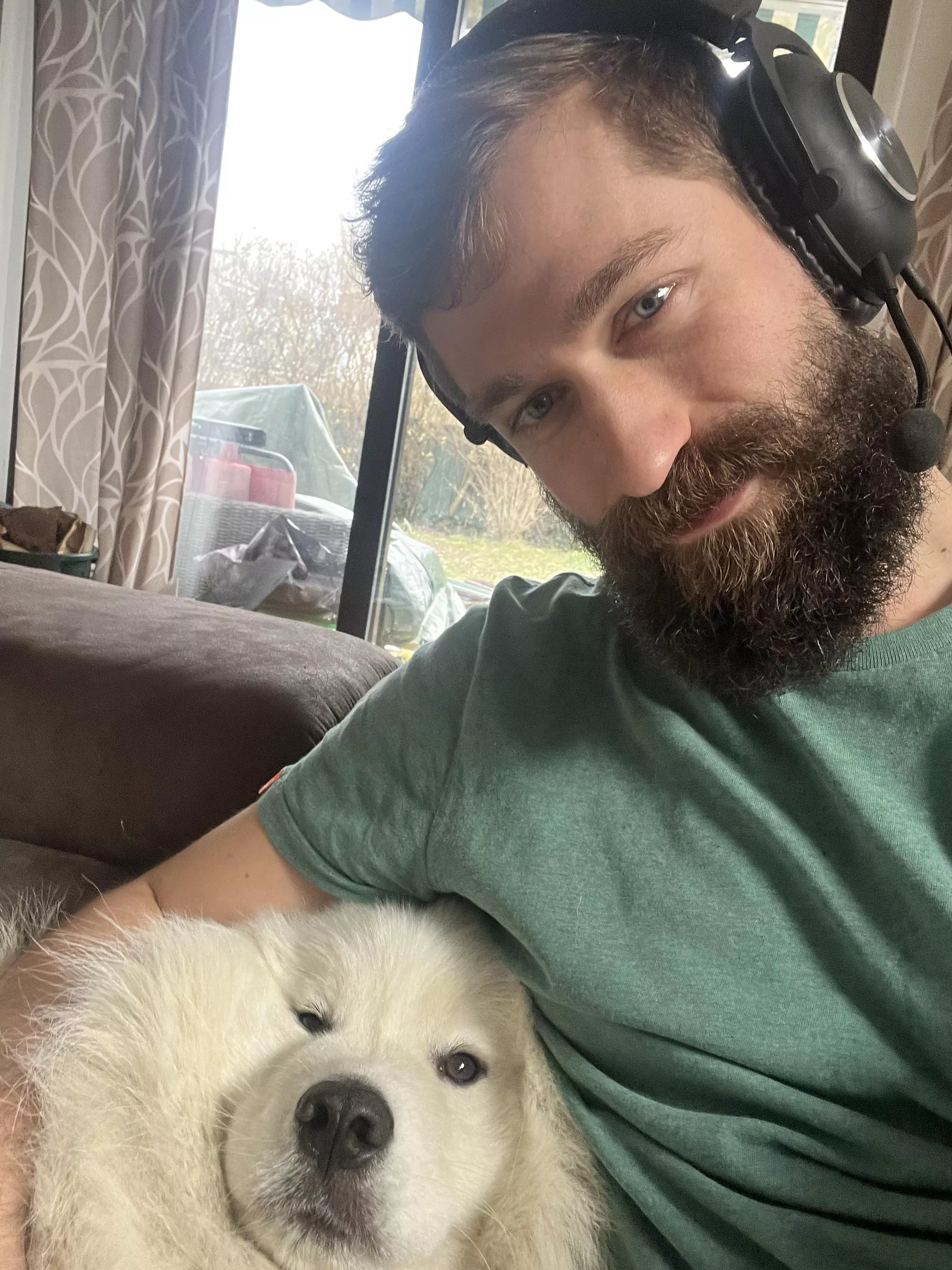 Any gaming groups here playing on Xbox Series X? Looking for people to play online games, preferably Shooter or something on Game Pass 😉👍