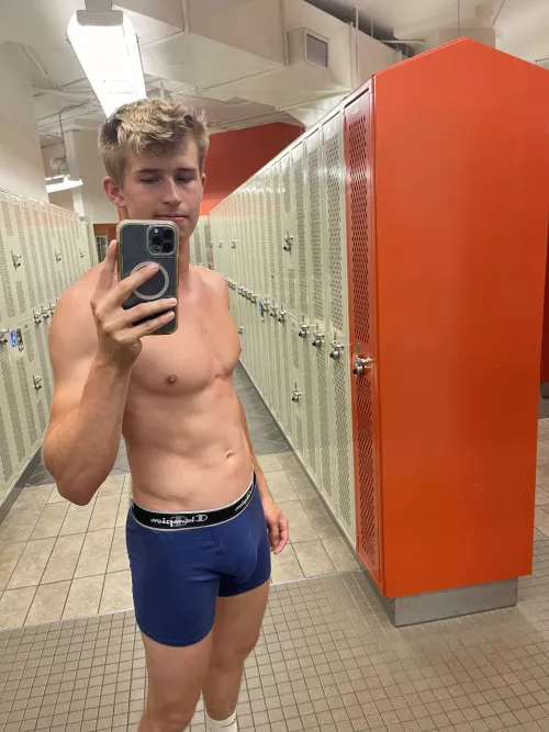 Anyone wanna play valorant?