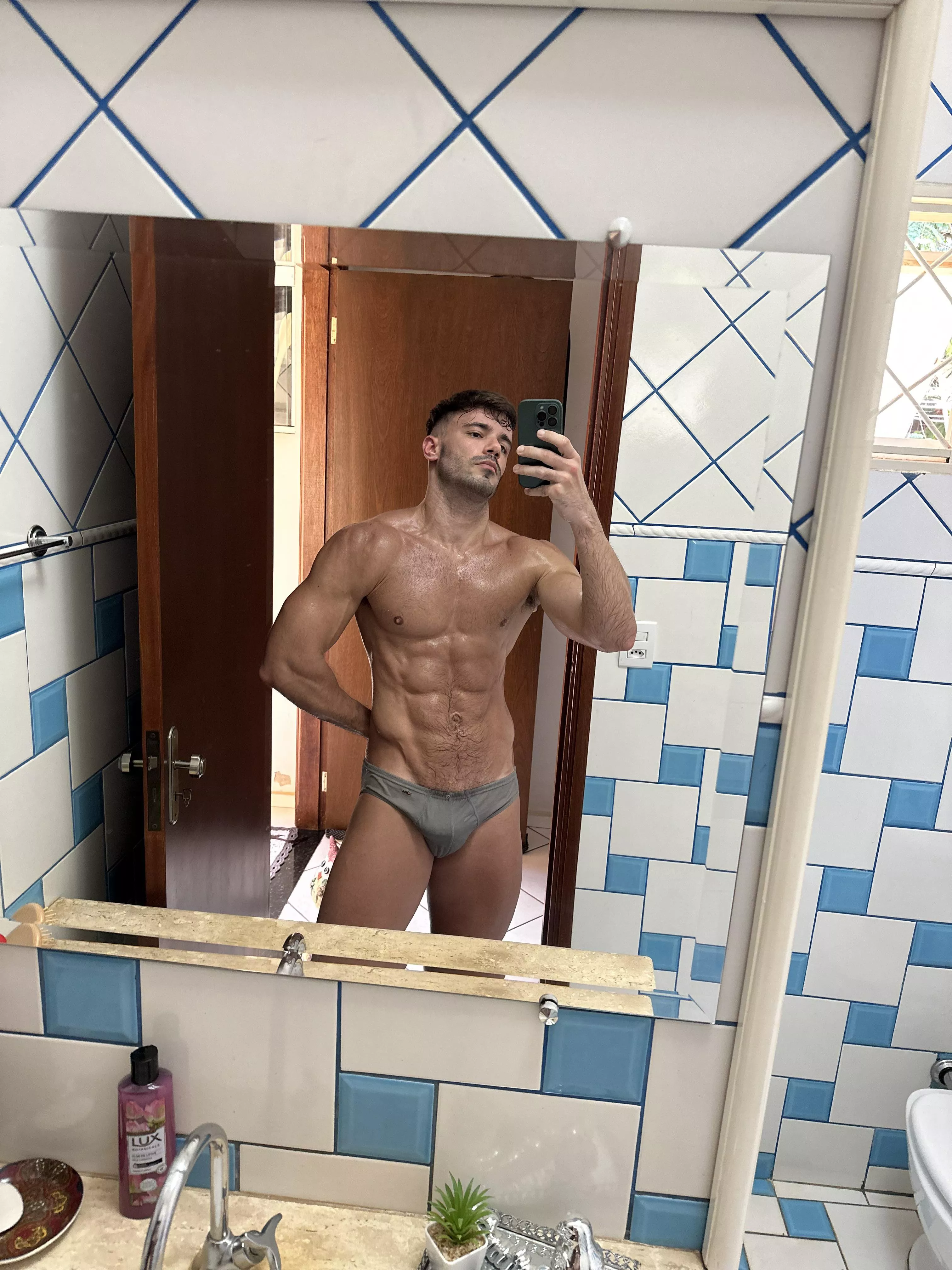 Cum get sweaty with me