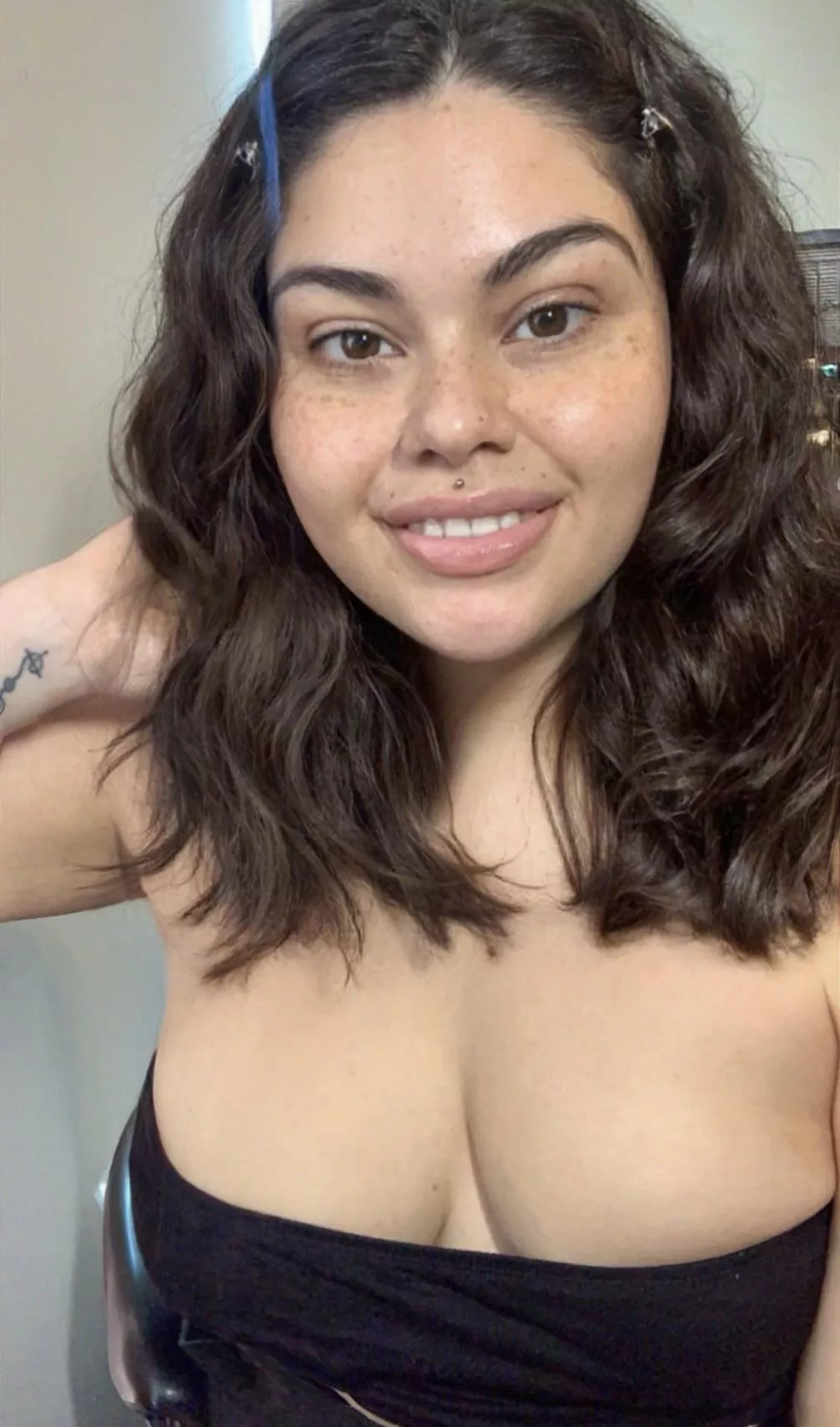 Do you like seeing no makeup selfies?