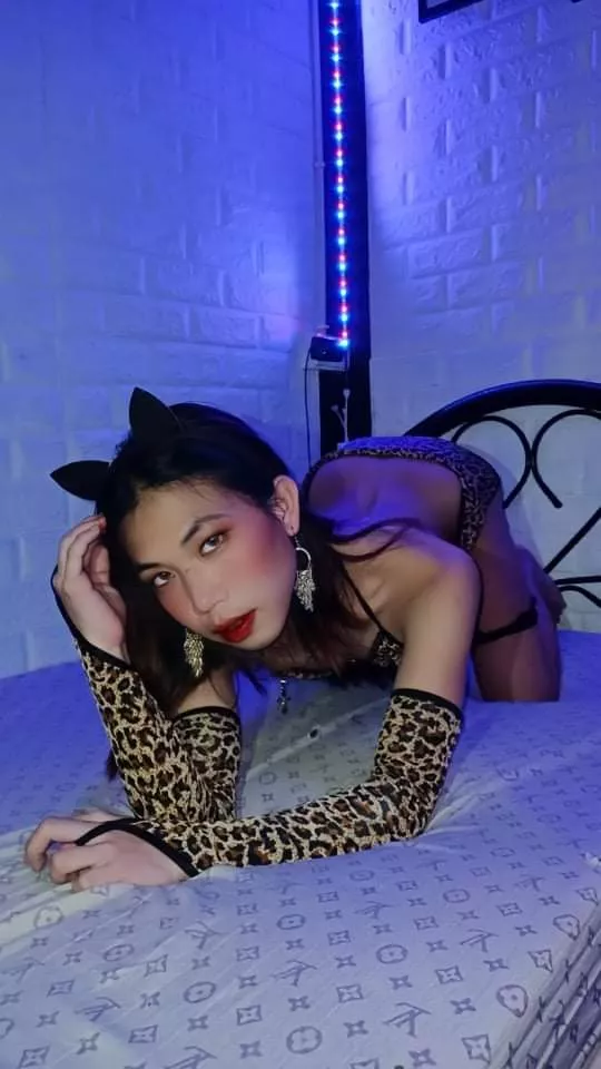 Facetime and sexting daddy?