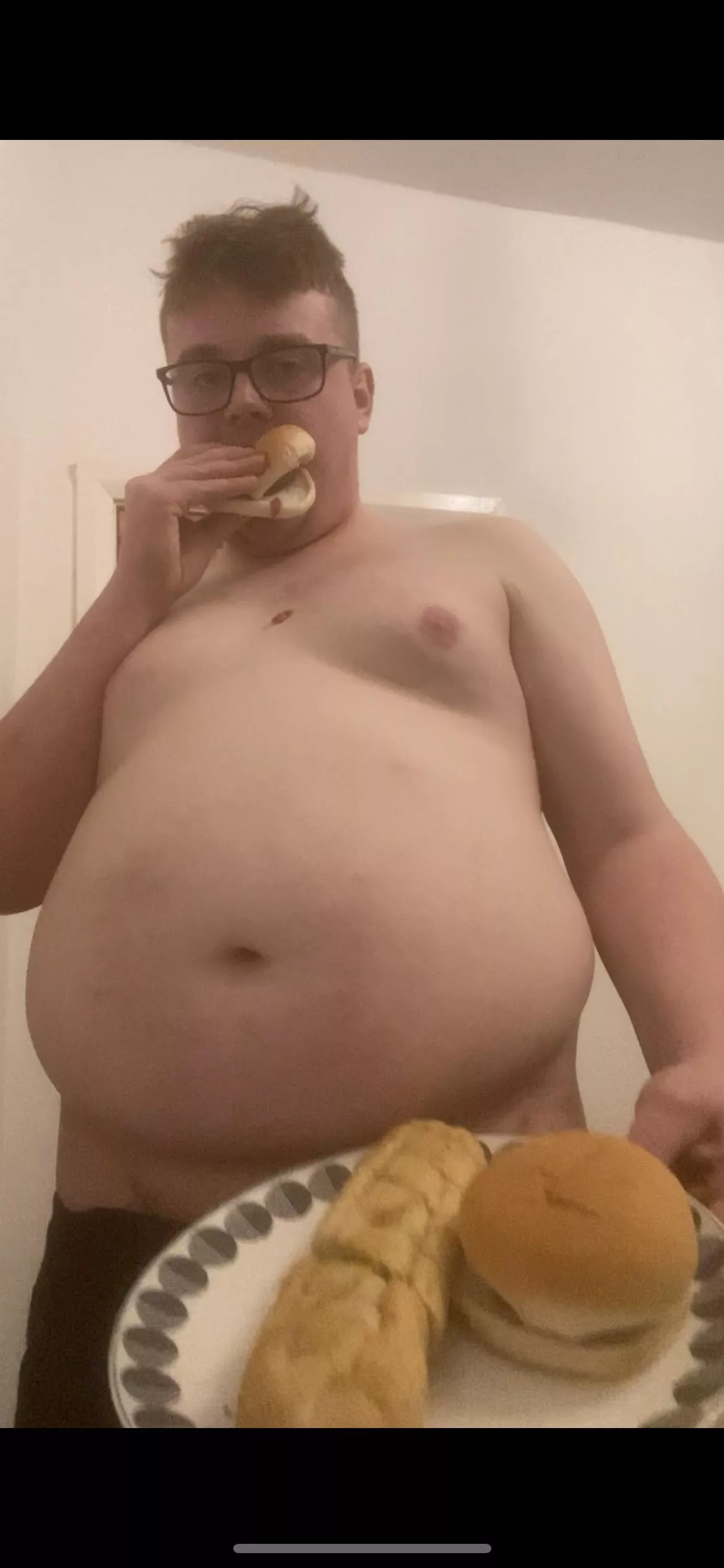 Fatty burger messy eat