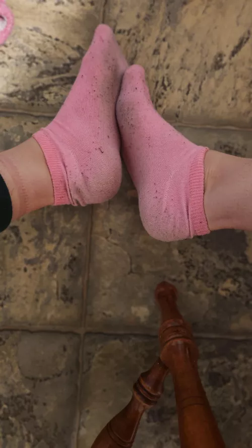 filthy socks 🩷[F29][selling][canada]