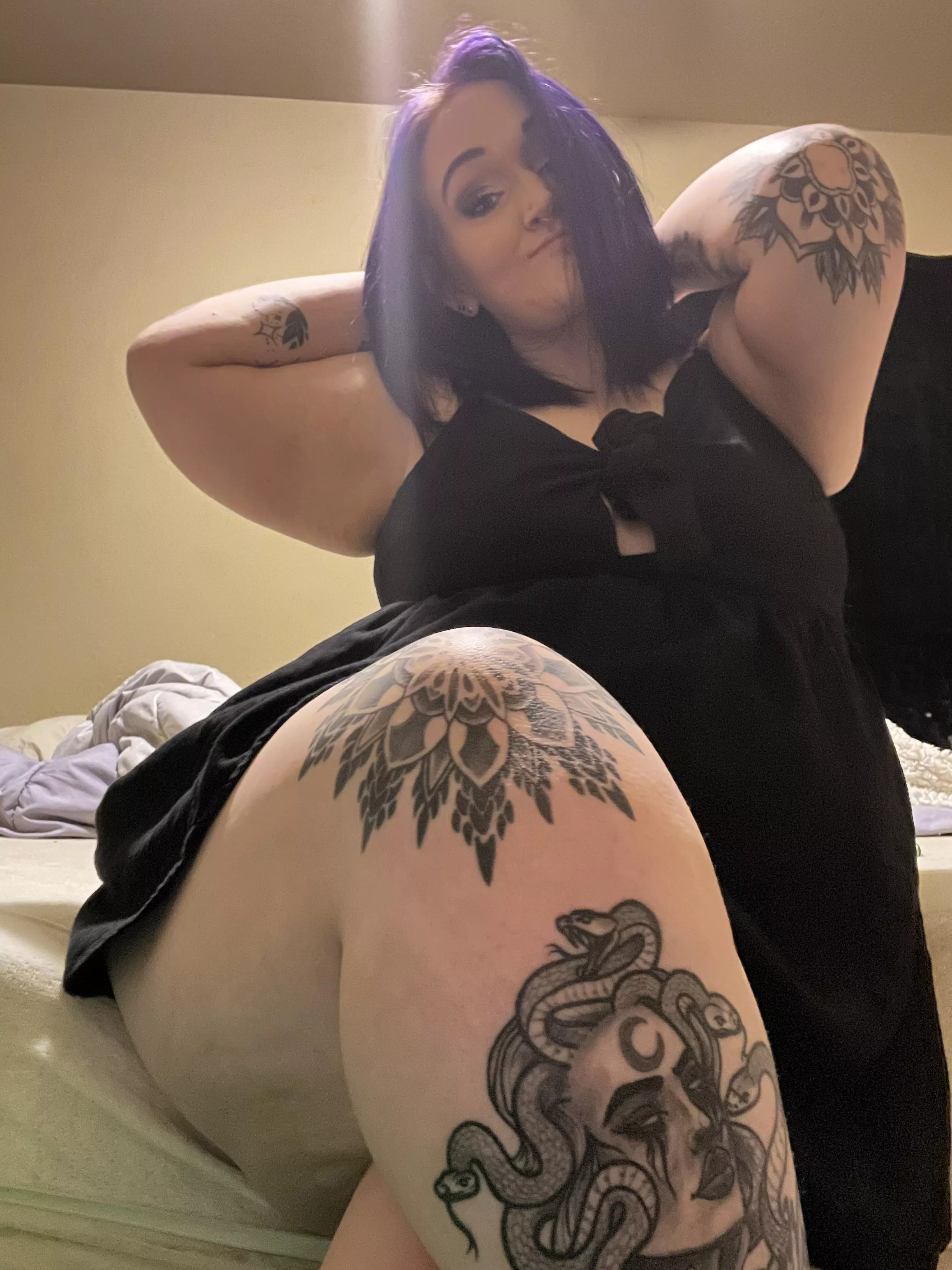 Good morning, just a quick reminder that you’re a bad bitch 😈