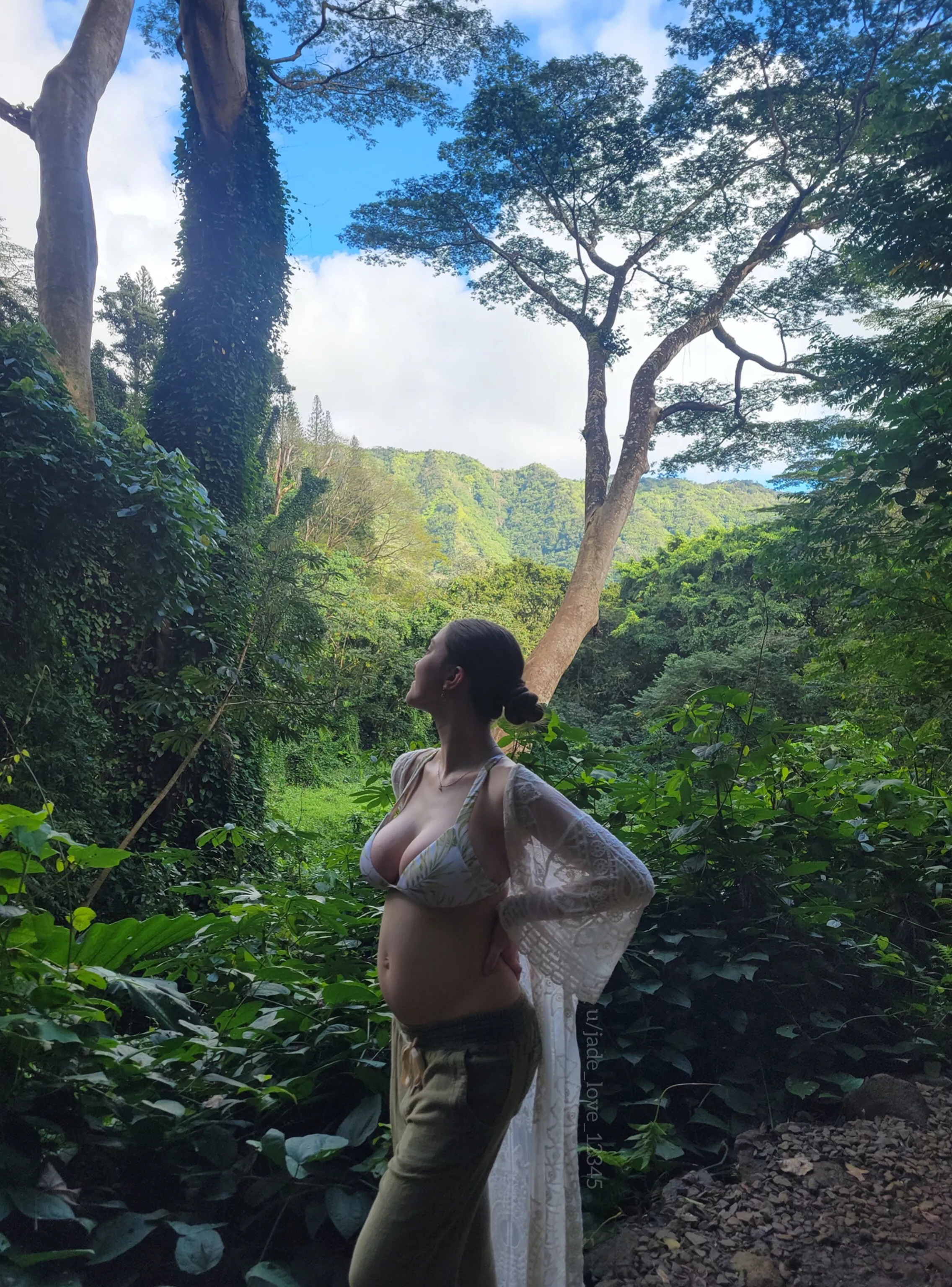 How's the view? 🤰🏻