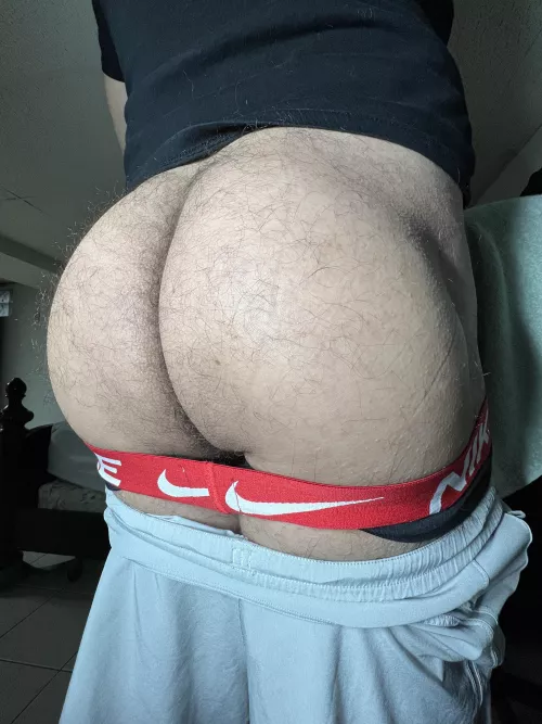 Hump day is for squat day 🤷🏻‍♂️