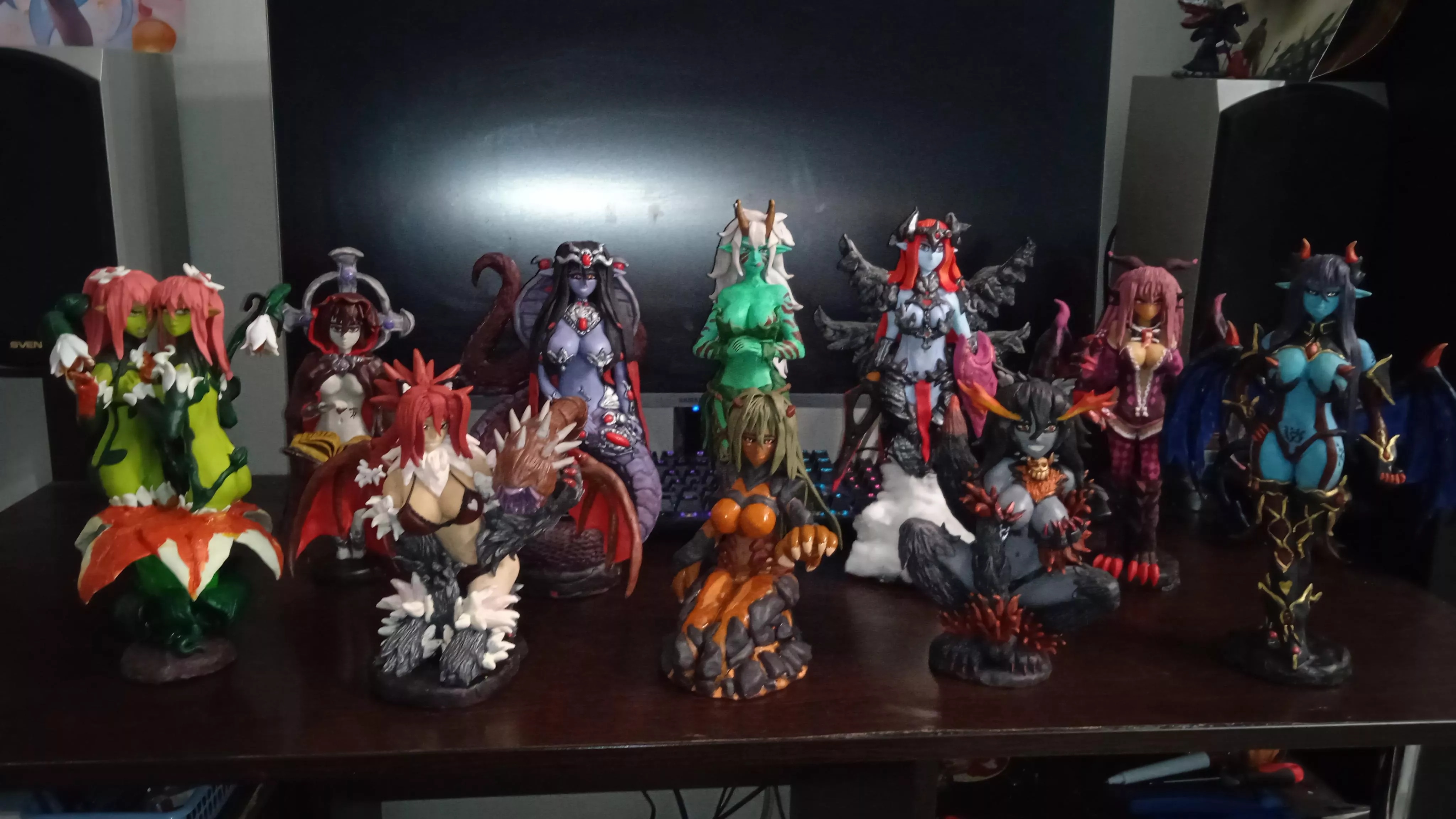 I am a huge fan of Monster girl encyclopedia universe, so I am making monster girl figures, this is the progress so far :)
