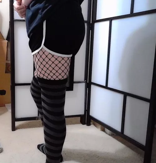 I am loving these Yoga Shorts >w<