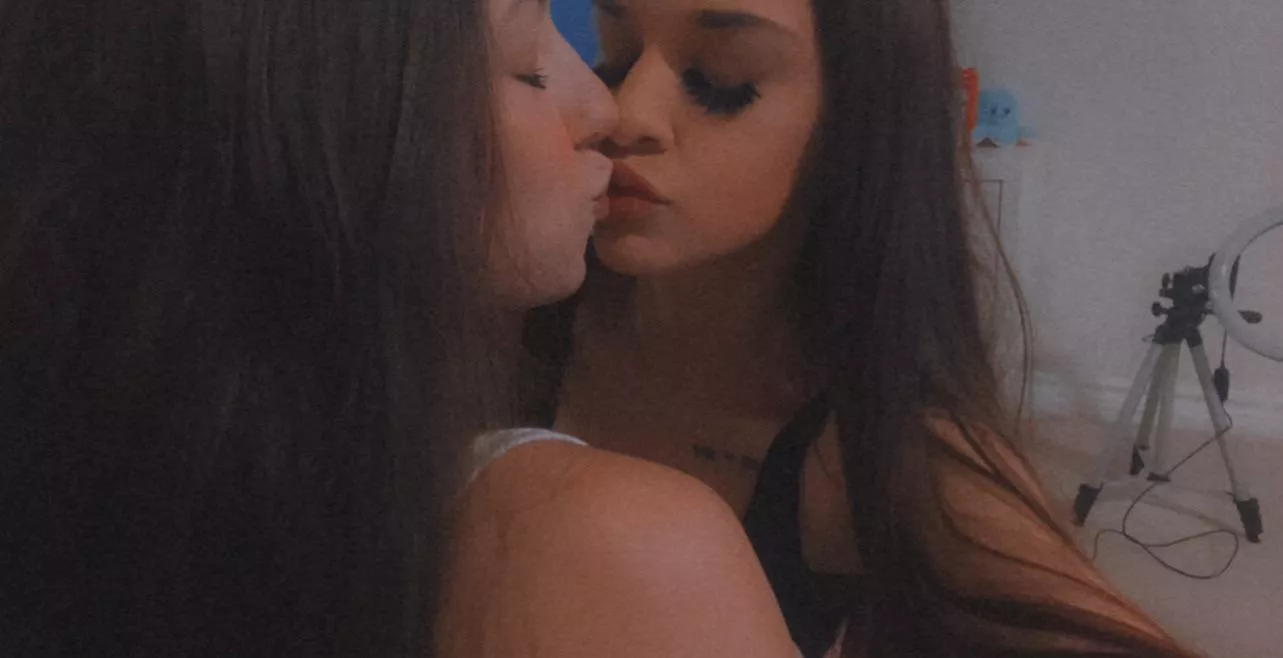 I get naughty with my step sis sometimes 🤪