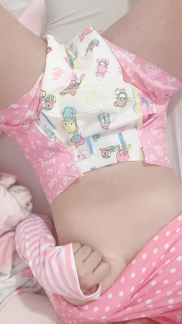 i love it when my diaper matches my outfit! 🎀🍼 18+ altmodel