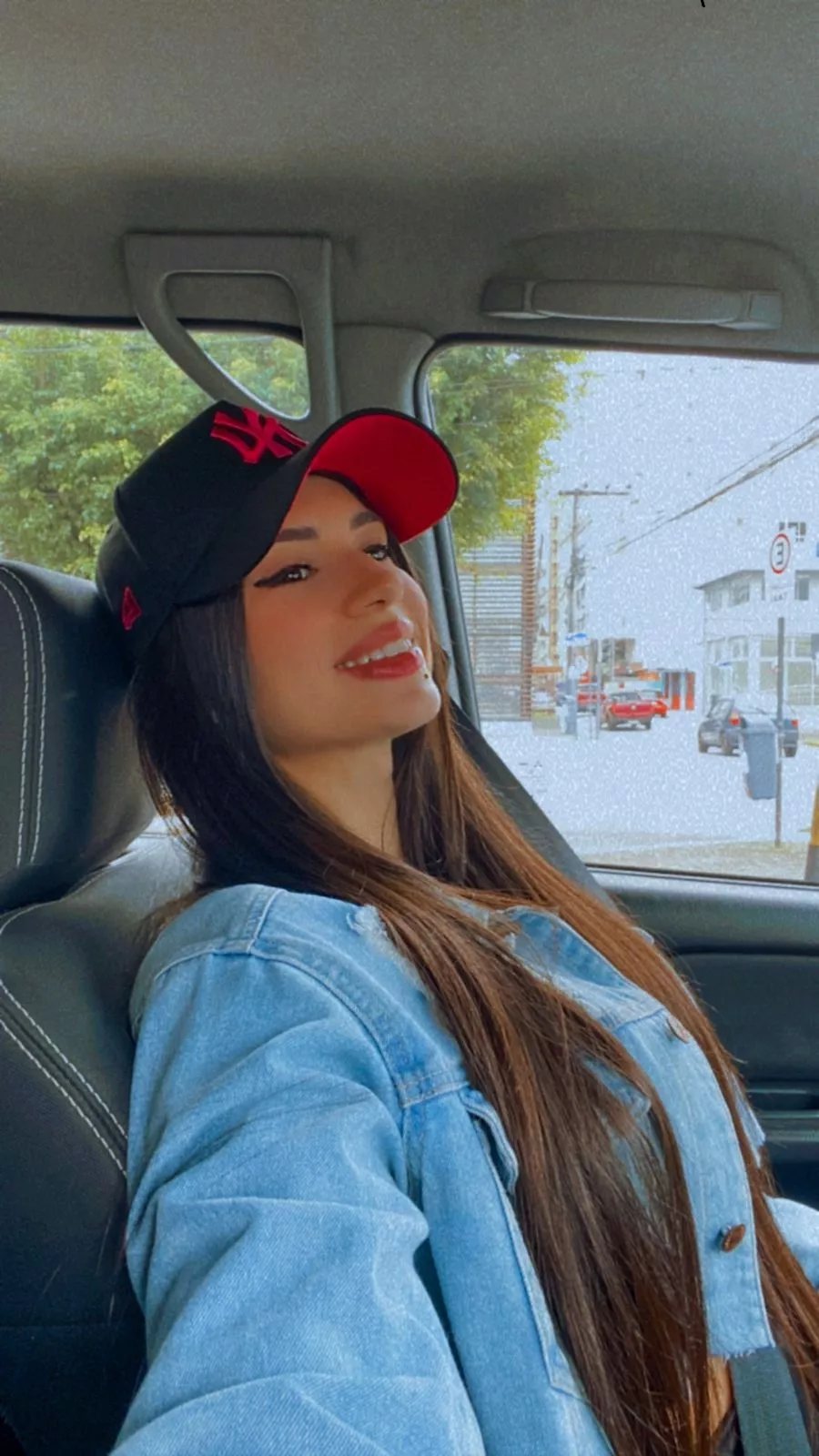 I want some cuddles 🥺💓