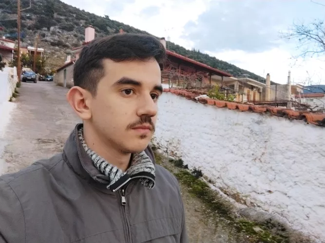 It was March 8, Friday, 2013, when I found out that I'm gay in a matter of minutes. It's been a (bad) journey since then. Cheers!