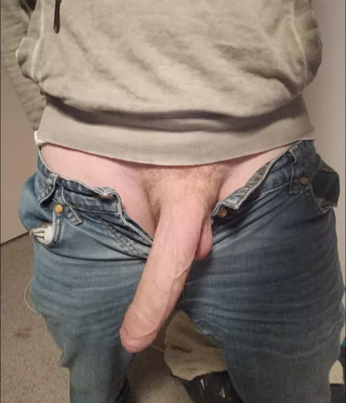 it's pretty hard to make this fit in my pants sometimes 🙄