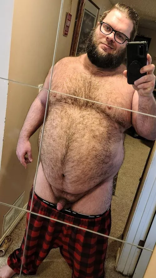 I've been showing off my hard cock over the last couple days, so how about some love for the flaccid cock? 😘