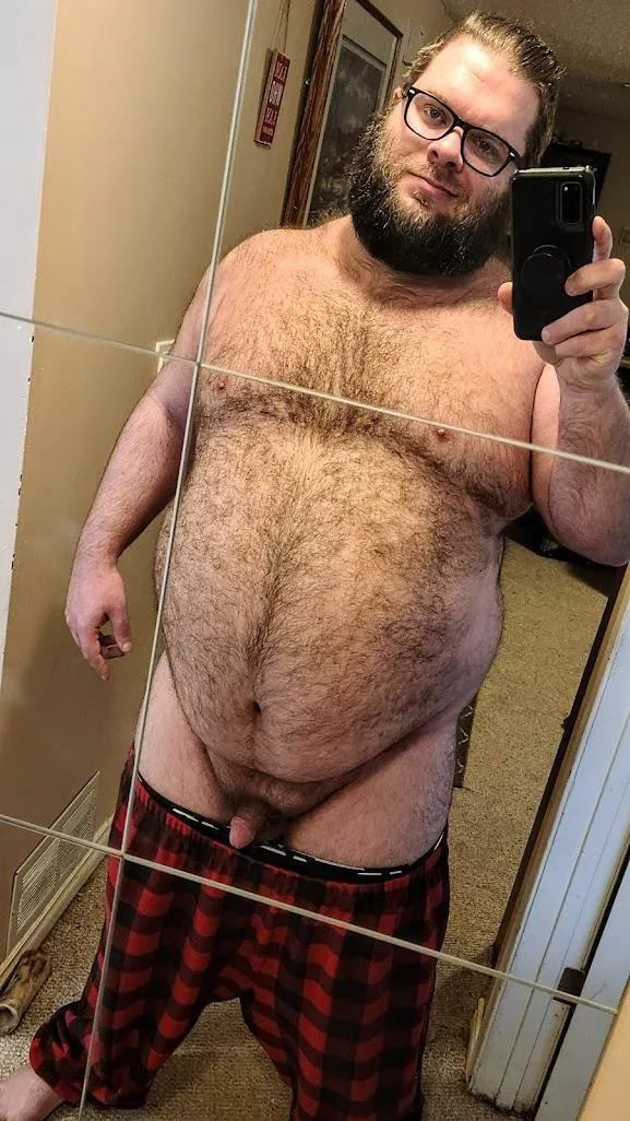 I've been showing off my hard cock over the last couple days, so how about some love for the flaccid cock? 😘