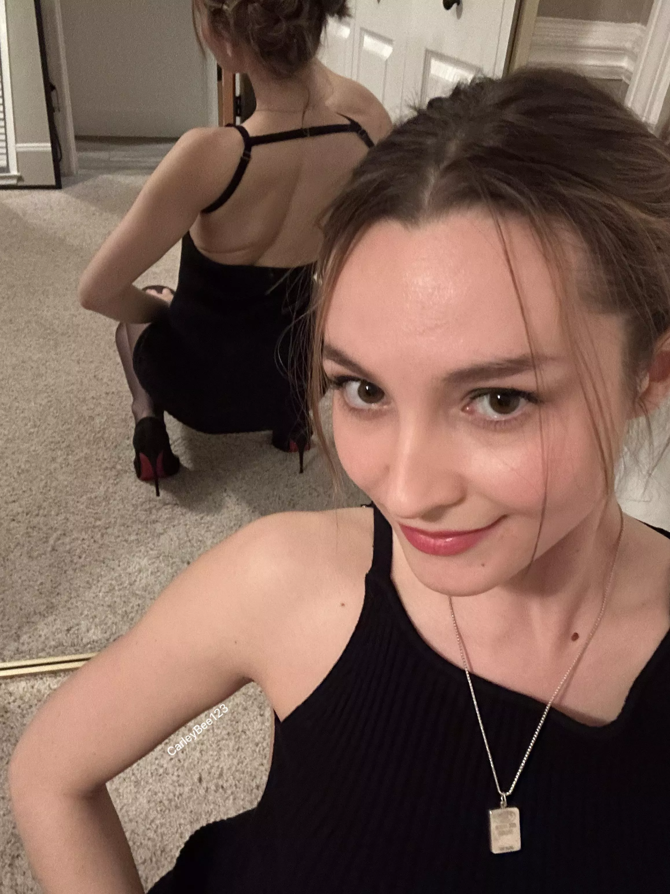 Little black dress [f]
